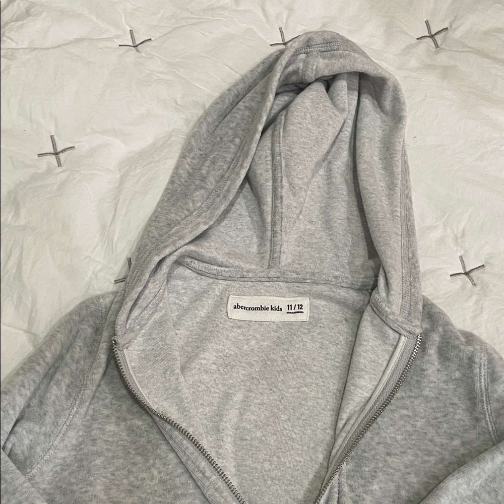 Gray Hooded Abercrombie kids girls Sweater - Picture 4 of 4